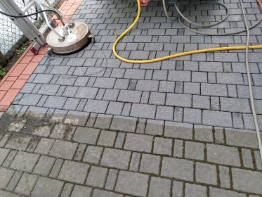 Mycie kostki brukowej