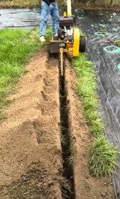 Wykopy pod instalacje od mb - koparki łańcuchowe oraz mini koparka.