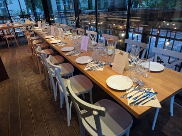 Imprezy okolicznościowe i firmowe – menu, obsługa, przestrzeń.