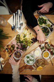 Catering dla firm, deski przekąsek, finger food.