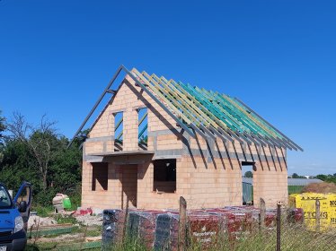 Przygotowanie elementów więźby dachowej,trasowanie, wycinanie,montaż