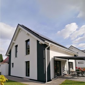 Budowa domu prefabrykowanego z poddaszem użytkowym - model katalogowy