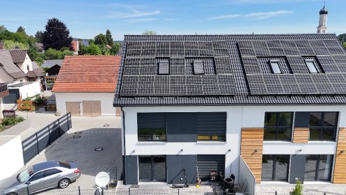 Budowa domu prefabrykowanego w zabudowie bliźniaczej - model katalogowy