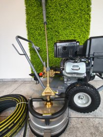 Czyszczenie kostki brukowej, wjazdów, tarasów, miejsc parkingowych