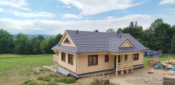 Budowa domu z bali nieosiadających - projekt Zawoja 17