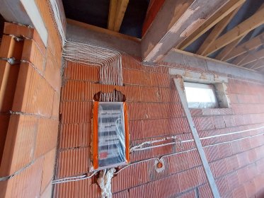 Montaż instalacji elektrycznej w budynku od A do Z