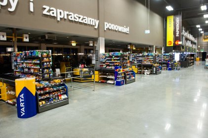 Doczyszczanie posadzek betonowych, przemysłowych