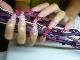 Tipsy, manicure, pedicure, przedłużanie włosów, zagęszczanie rzęs, depilacja,henna