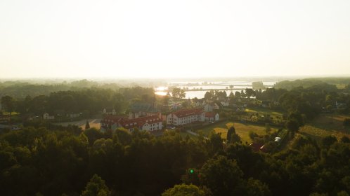 Usługi dronem: wideo z lotu ptaka i zdjęcia z drona