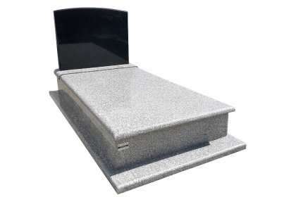 Nagrobek granitowy z montażem
