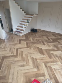 Deska barlinecka, panele winylowe, laminowane. Klejone i pływające.