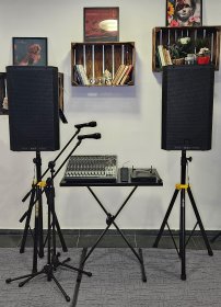 Mocne nagłośnienie na event – RCF 915A + 3 mikrofony