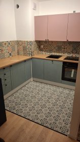 Składanie mebli, położenie płytek, malowanie.