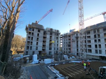 Stawianie budynków mieszkalnych i przemyslowych od podstaw z żelbetonu