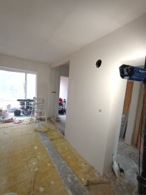 Szpachlowanie i malowanie