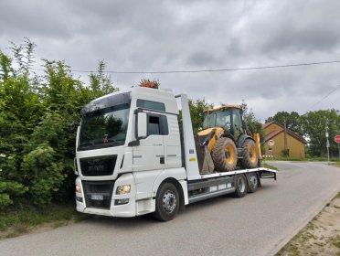 Usługi Lawetą - Transport Towarów i Maszyn