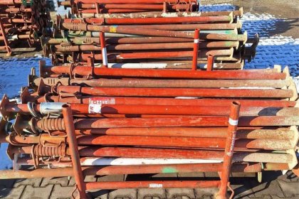 Podpory stropowe lakierowane firmy Ringer 3m