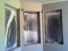 TYNKI  NA GŁADKO POD MALOWANIE CEMENTOWO-WAPIENNE, GIPSOWE