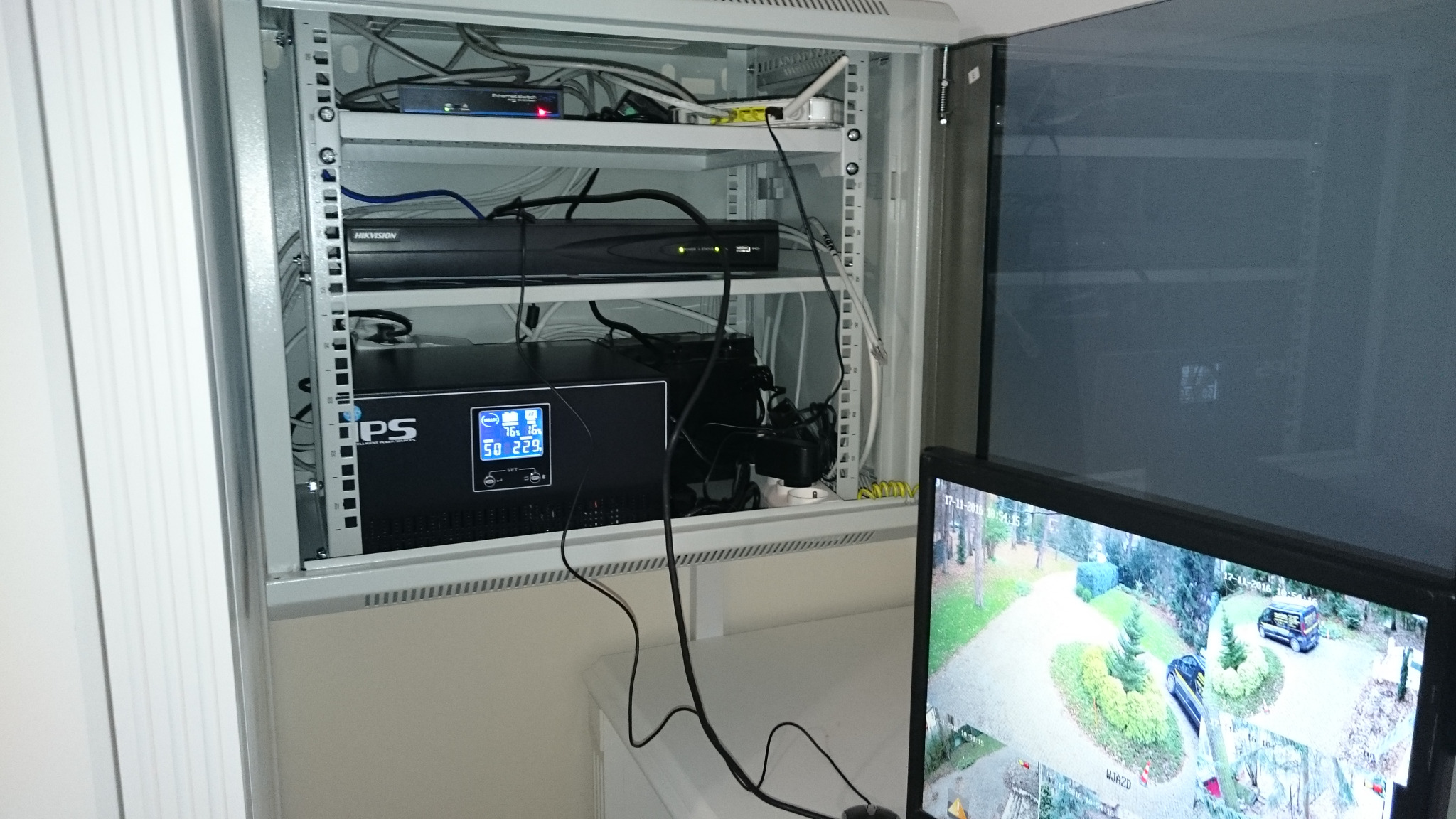 Uruchamianie systemu CCTV Hikvision