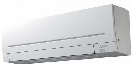 Biała jednostka wewnętrzna klimatyzacji Mitsubishi Electric, widok z boku, na białym tle.