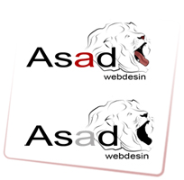 Dwa projekty logotypów z nazwą firmy 'Asad' i szkicem głowy lwa, umieszczone na białym tle z zaokrąglonymi rogami. Jeden logotyp z szarą literą 'd', drugi z czarną. Pod nazwą dopisek 'webdesin'.