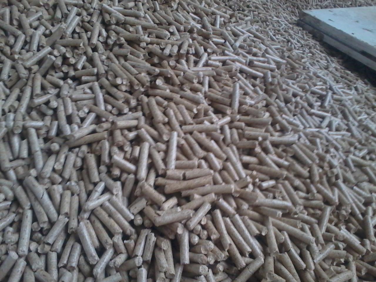 Pellet drzewny 6mm jasny