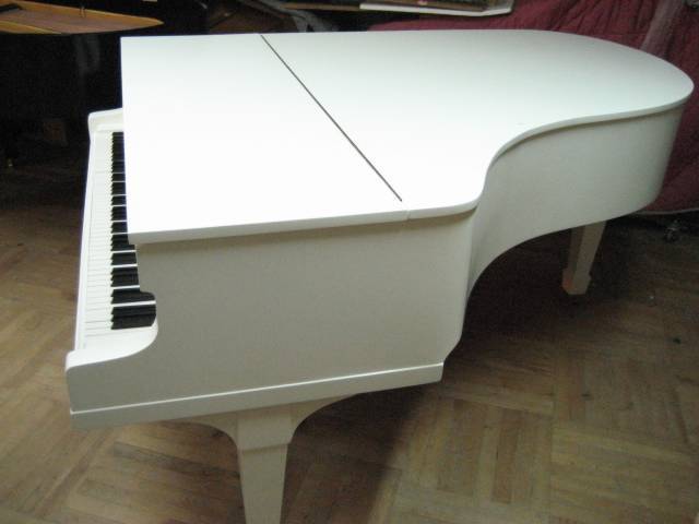 Fortepian wynajmę, wypożyczę.