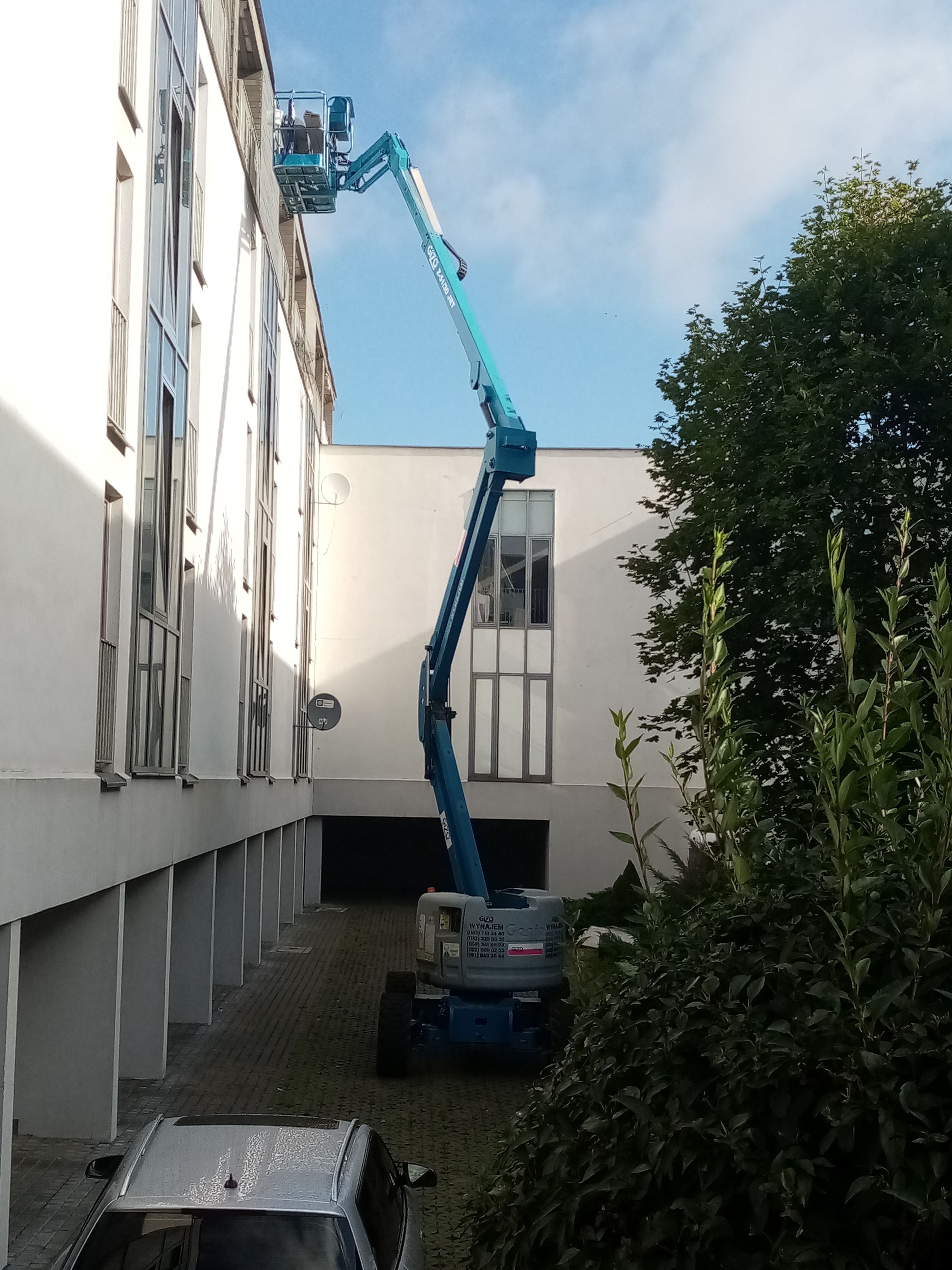 Prace na podnośniku koszowym - wysokościowe ( obróbki blacharskie, remont balkonów )