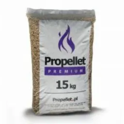 Worek pelletu drzewnego z widocznym logo 'Propellet Premium' i informacją o wadze 15 kg.