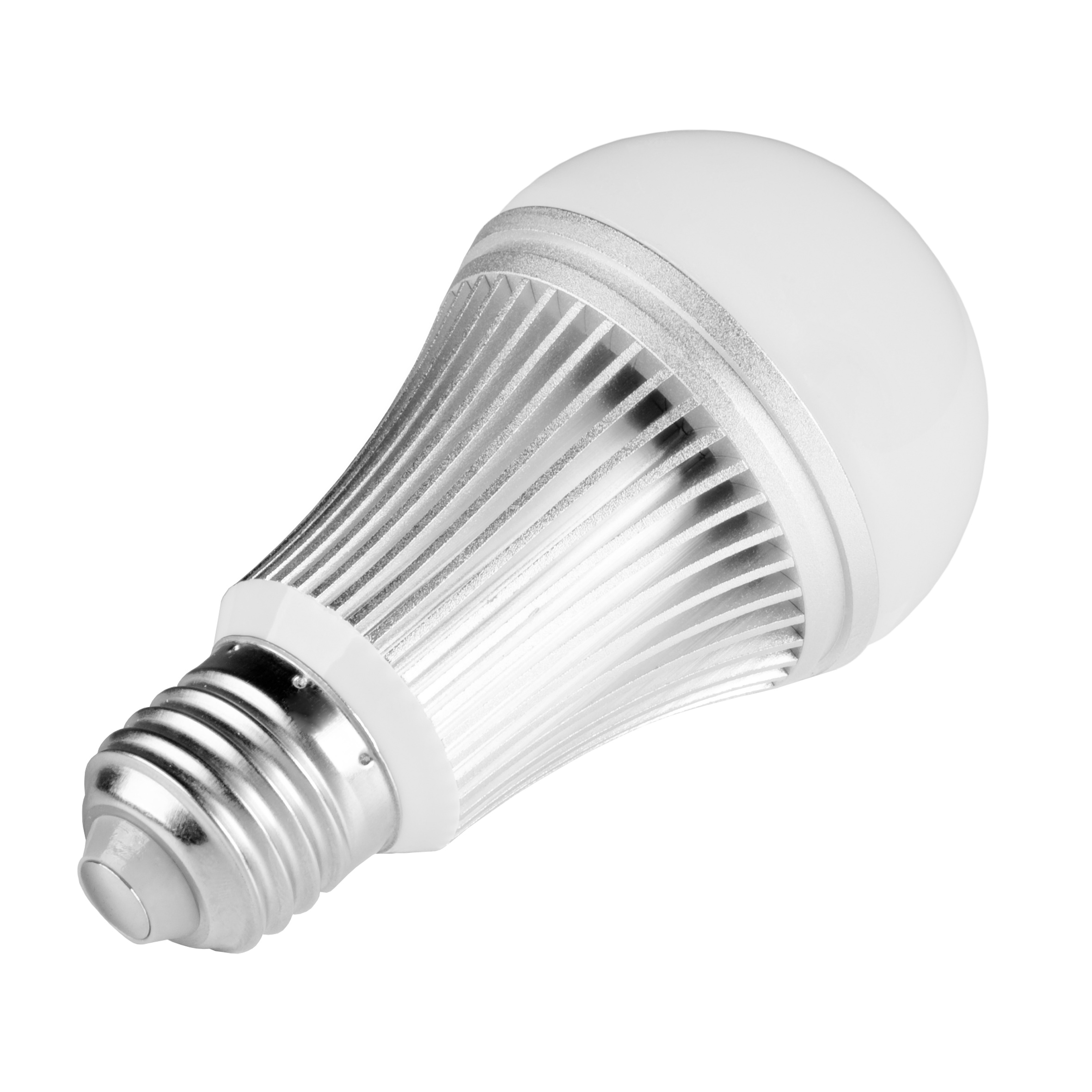 Żarówka LED z aluminiowym radiatorem, gwint E27, na białym tle.