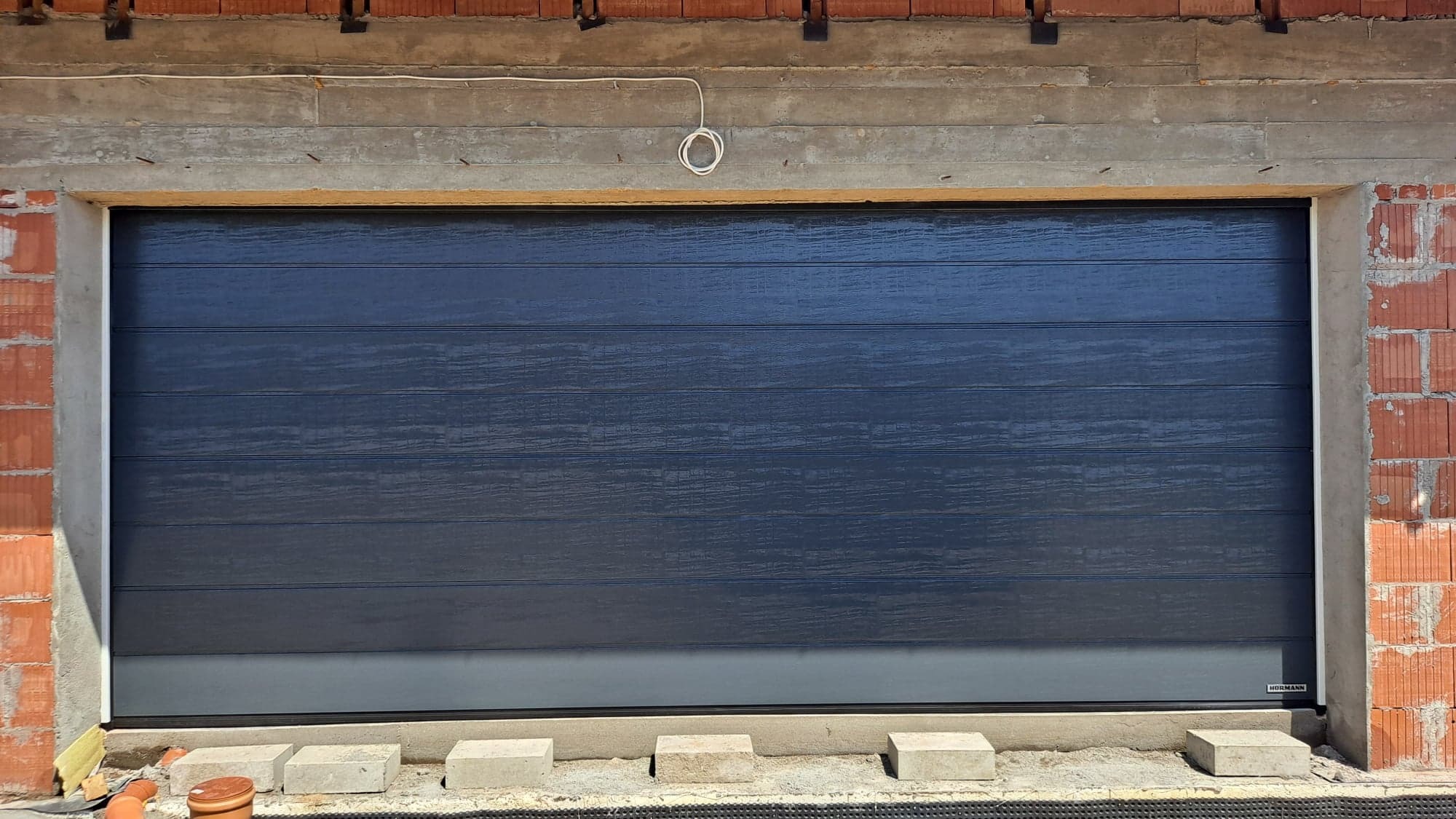 antracytowa brama garazowa (ral 7016 antracyt)