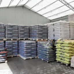 Ekogroszek Bartex i Bartex Silver przechowywany w halach suchy