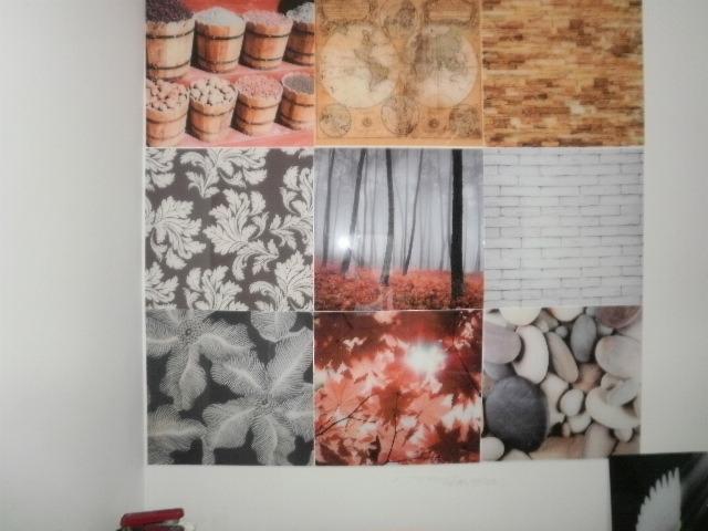 Prezentacja dziewięciu różnych wzorów paneli szklanych: motywy spożywcze, mapa świata, cegła, kwiaty, las, biała cegła, abstrakcyjne kwiaty, jesienne liście i kamienie.