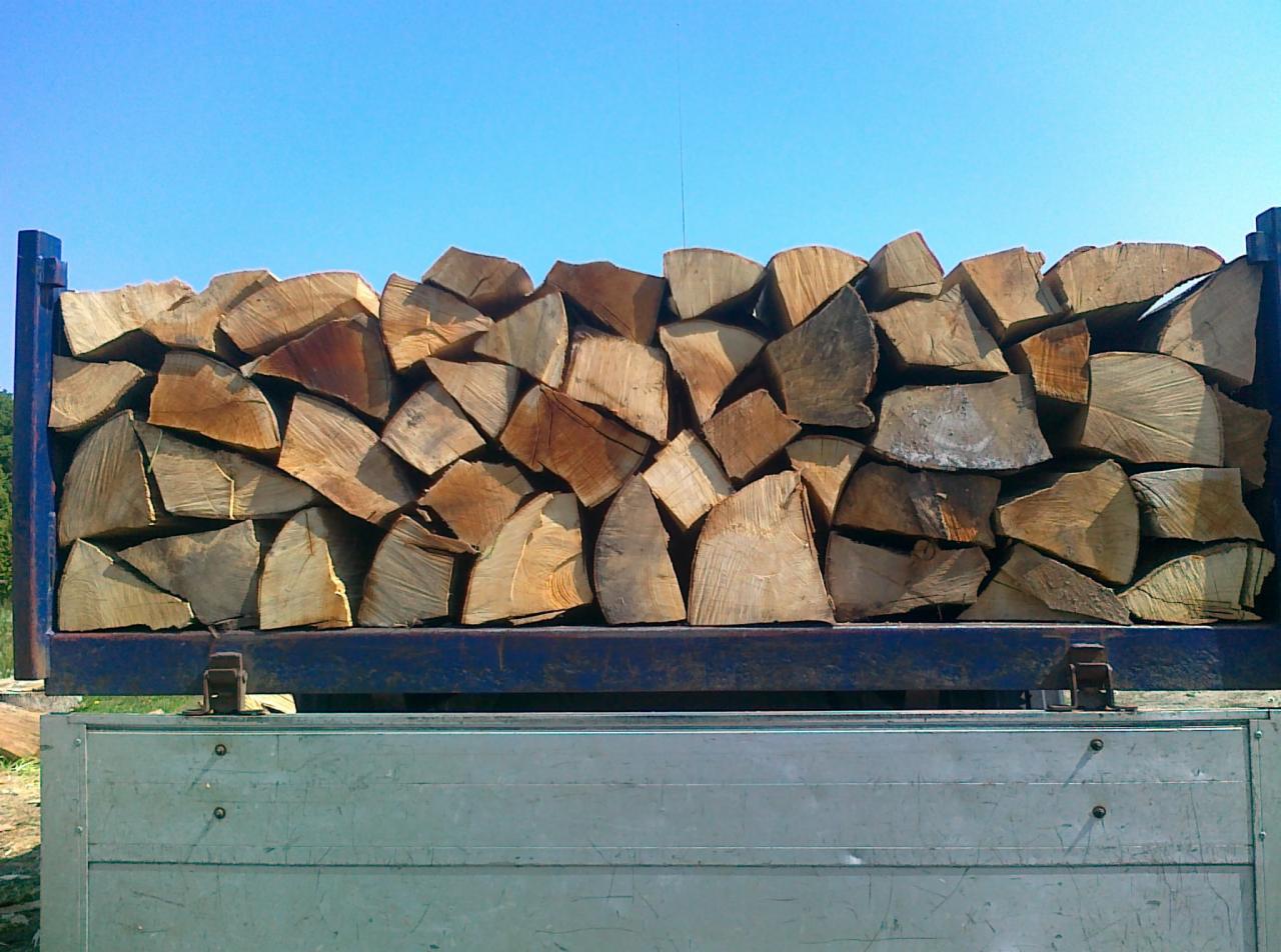 drewno kominkowe,brykiet opałowy ,kora sosnowa