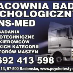 Reklama pracowni badań psychologicznych TRANS-MED z Radomska, oferującej badania psychotechniczne dla kierowców i operatorów maszyn, z ilustracją srebrnej ciężarówki MAN.