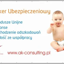 Baner reklamowy firmy ubezpieczeniowej we Wrocławiu z uśmiechniętym niemowlęciem, napisem 'Broker Ubezpieczeniowy', logo firmy AK-Consulting i adresem strony internetowej.