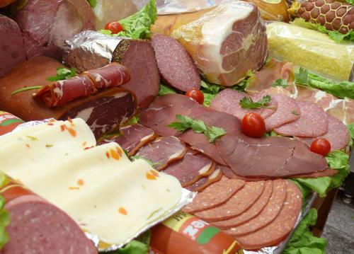 Wiesjki stół podczas przyjęcia, pikniku, imprezy, grilla