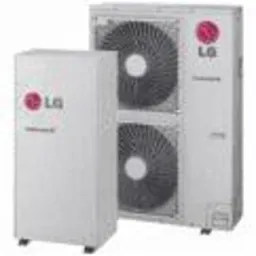 Dwie jednostki pompy ciepła marki LG, jedna mniejsza, druga większa z dwoma wentylatorami, obie w białej obudowie, ustawione obok siebie na białym tle.