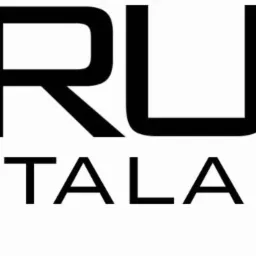 Logo firmy GRUND INSTALACJE z kwadratowym symbolem domu podzielonym na cztery kolorowe części: żółtą, niebieską, czerwoną i brązową.