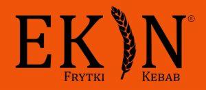 Pomarańczowe logo firmy EKIN z czarnym napisem i symbolem kłosa zboża zamiast litery 'I', oferującej frytki i kebab.