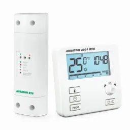 Biały, cyfrowy termostat Auraton 3021 RTH z wyświetlaną temperaturą 25 stopni Celsjusza i godziną 10:48, obok moduł sterujący z diodami LED, na białym tle.