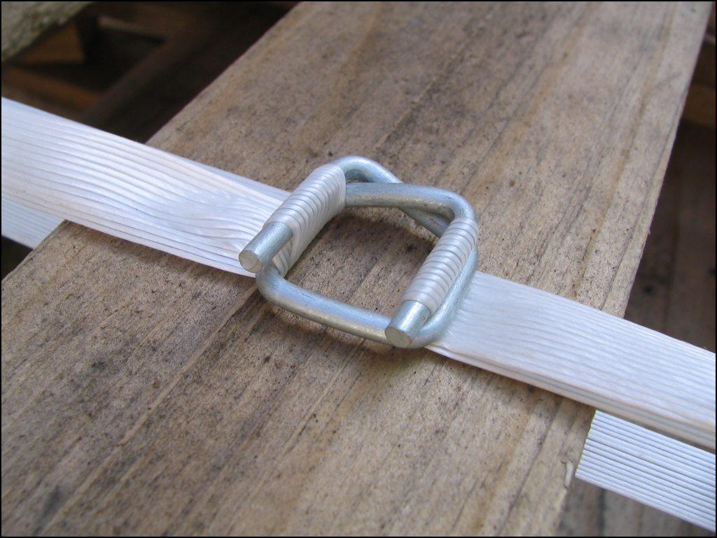 Taśma poliestrowa wzdłużnie klejona oraz tkana