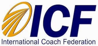 Logo International Coach Federation (ICF) z elementami graficznymi w kolorze złotym i napisem ICF w kolorze granatowym.