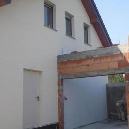 Wykonanie elewacji domu w Komprachcicach.