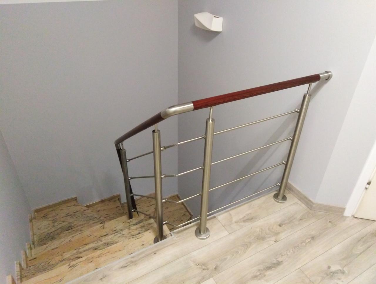 Balustrady ze stali nierdzewnej