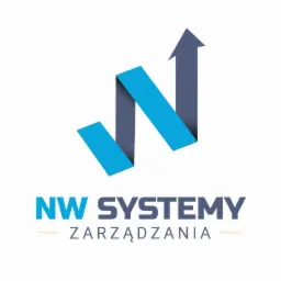 Logo firmy NW Systemy Zarządzania z abstrakcyjną strzałką w kolorach niebieskim i szarym, symbolizującą wzrost i rozwój.