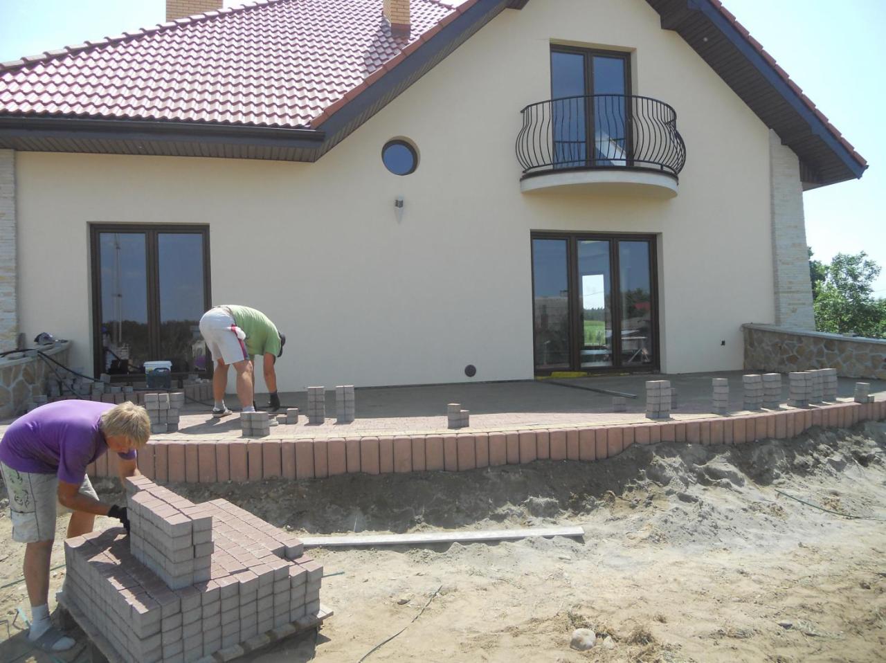 Układanie kostki brukowej