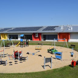 Integracyjne Przedszkole z Oddziałem Żłobkowym w Czajkowie
Kompleksowa realizacja ZROBUD: prace budowlane, wykończeniowe oraz koordynacja robót wielobranżowych. Inwestycja potwierdzona pozytywnymi referencjami inwestora.