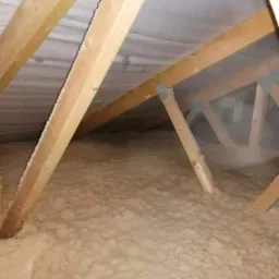 Zasyp stropu włóknem drzewnym Steico zell