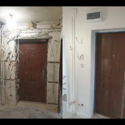 Porównanie stanu przed i po remoncie: widok na brązowe drzwi wejściowe, z lewej strony ściana w stanie surowym z wystającymi kablami, z prawej strony pomalowana na biało ściana z nową instalacją...